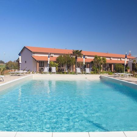 Delfino Tuscany Resort มารินา ดิ เชชินา ภายนอก รูปภาพ