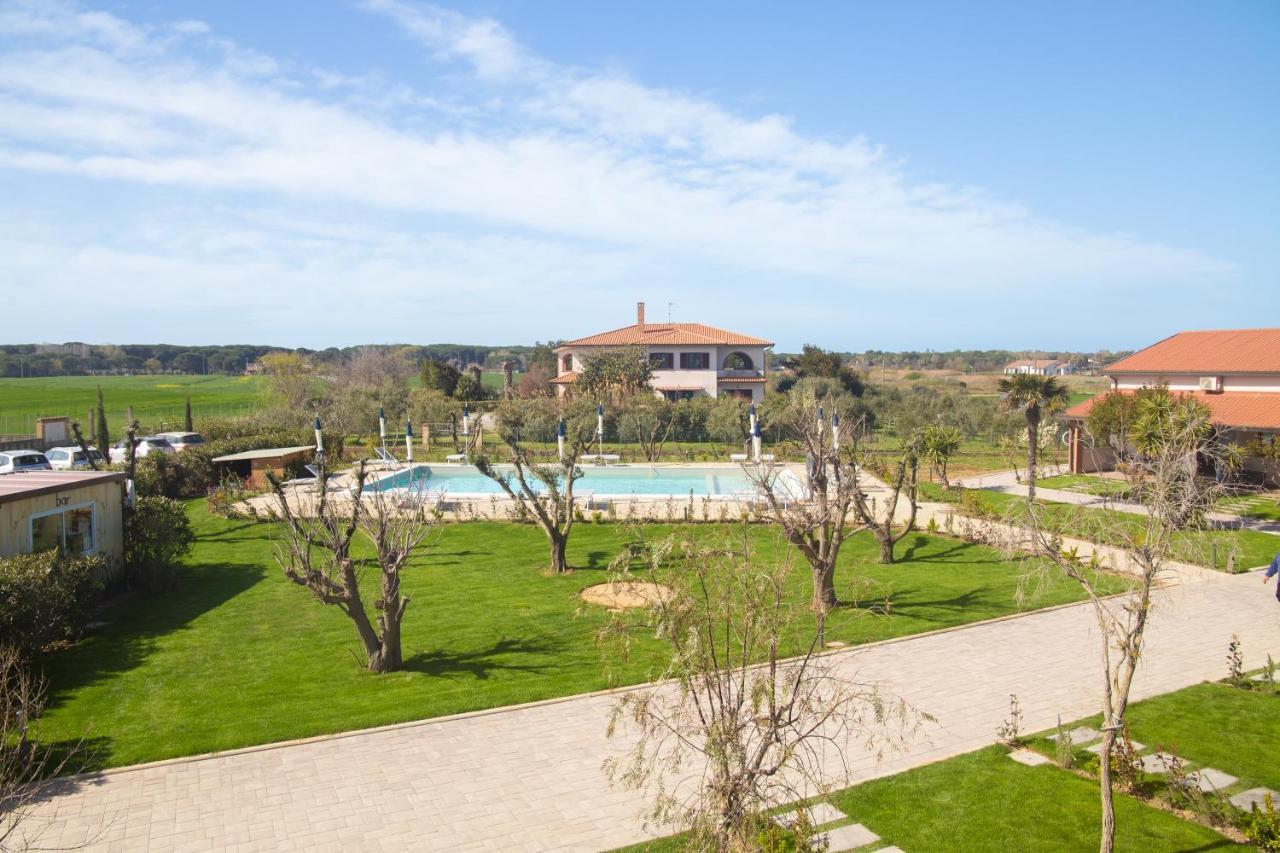 Delfino Tuscany Resort มารินา ดิ เชชินา ภายนอก รูปภาพ