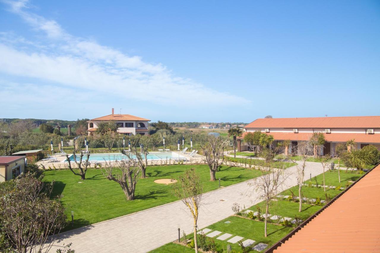 Delfino Tuscany Resort มารินา ดิ เชชินา ภายนอก รูปภาพ