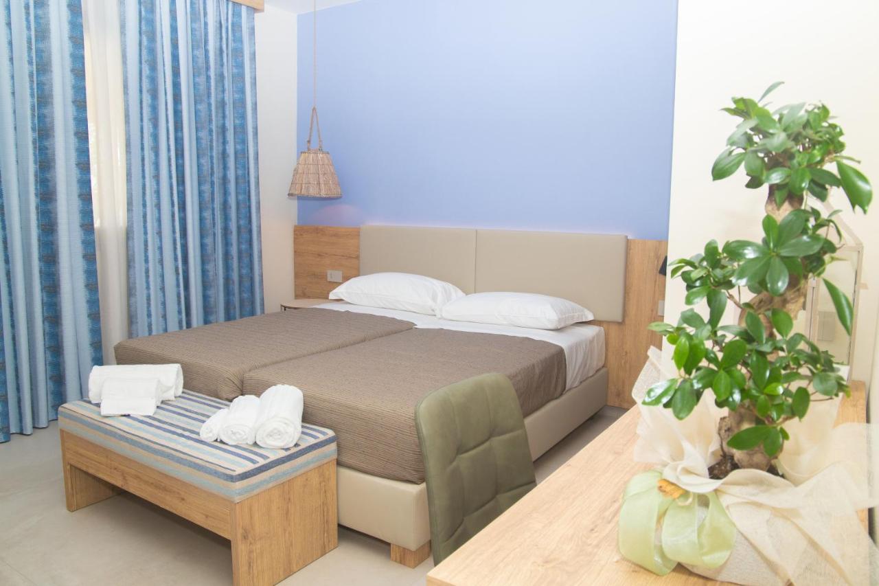 Delfino Tuscany Resort มารินา ดิ เชชินา ภายนอก รูปภาพ