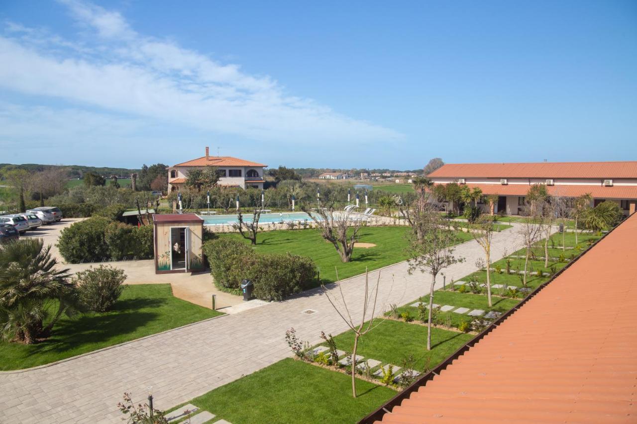 Delfino Tuscany Resort มารินา ดิ เชชินา ภายนอก รูปภาพ