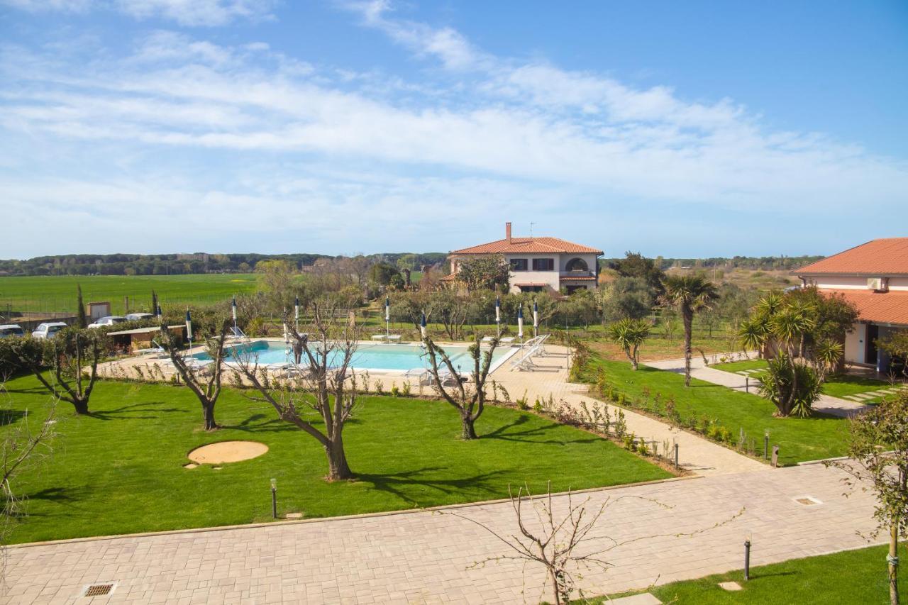Delfino Tuscany Resort มารินา ดิ เชชินา ภายนอก รูปภาพ