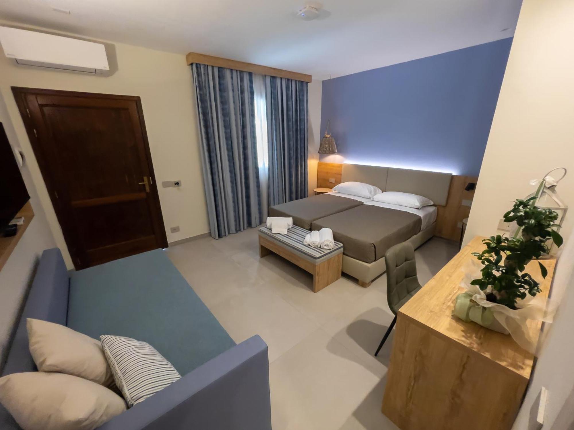 Delfino Tuscany Resort มารินา ดิ เชชินา ภายนอก รูปภาพ