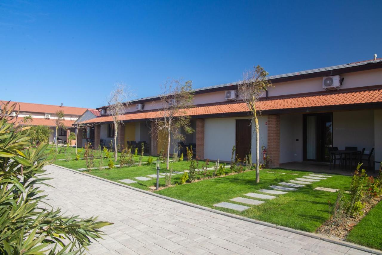 Delfino Tuscany Resort มารินา ดิ เชชินา ภายนอก รูปภาพ
