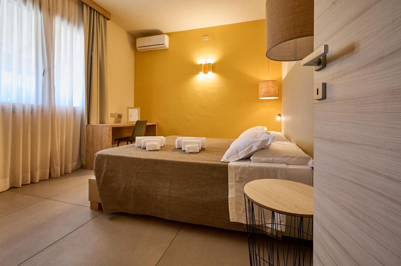Delfino Tuscany Resort มารินา ดิ เชชินา ภายนอก รูปภาพ